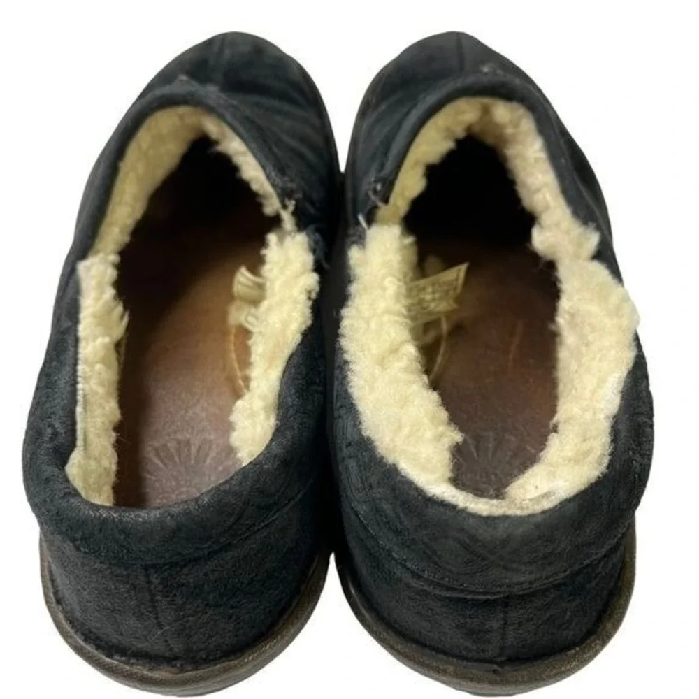 UGG Bettey Black Suede Shearling Clog Slippers Womens 7 Cozy Winter Shoes Warmly